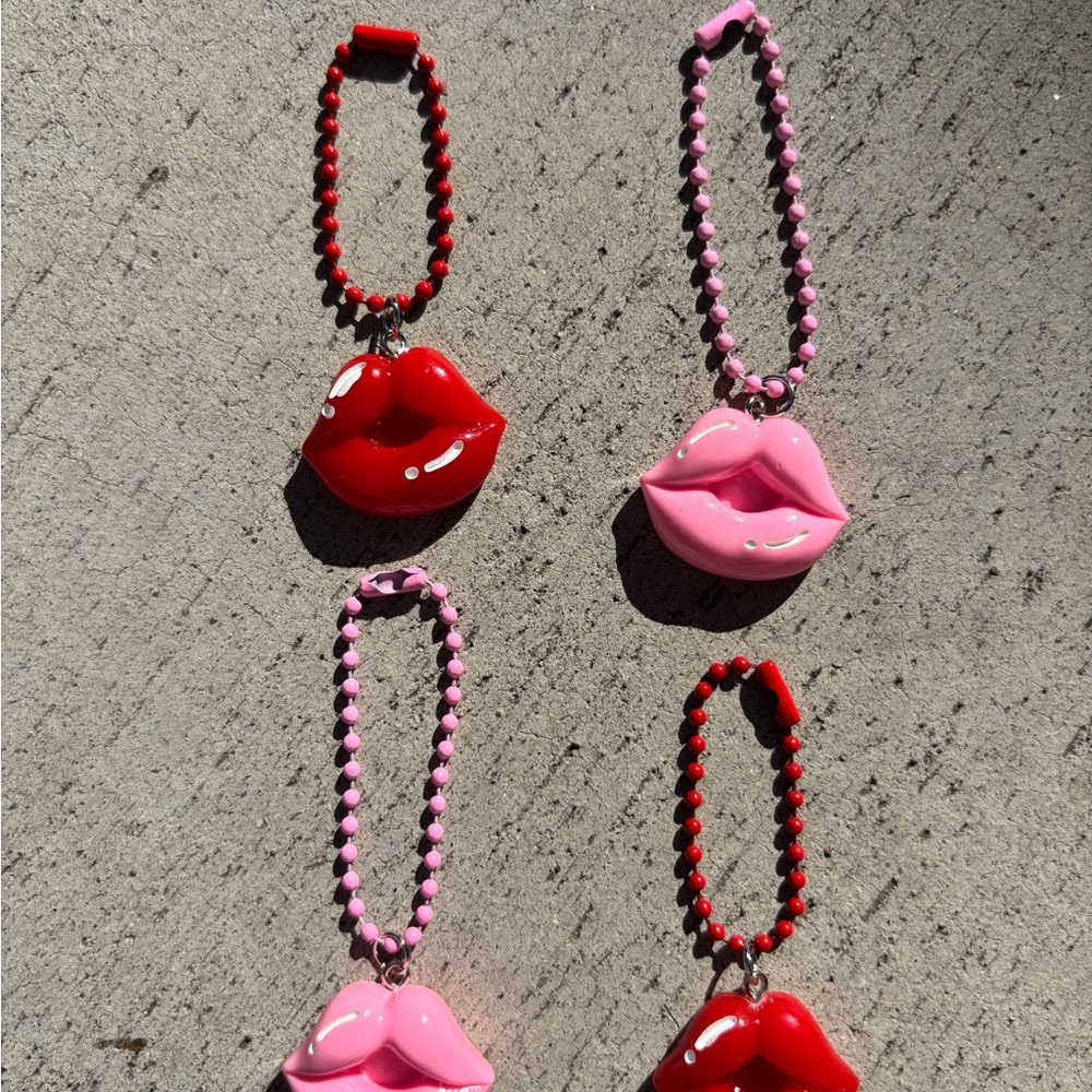 Kiss lips Stanley handle charm